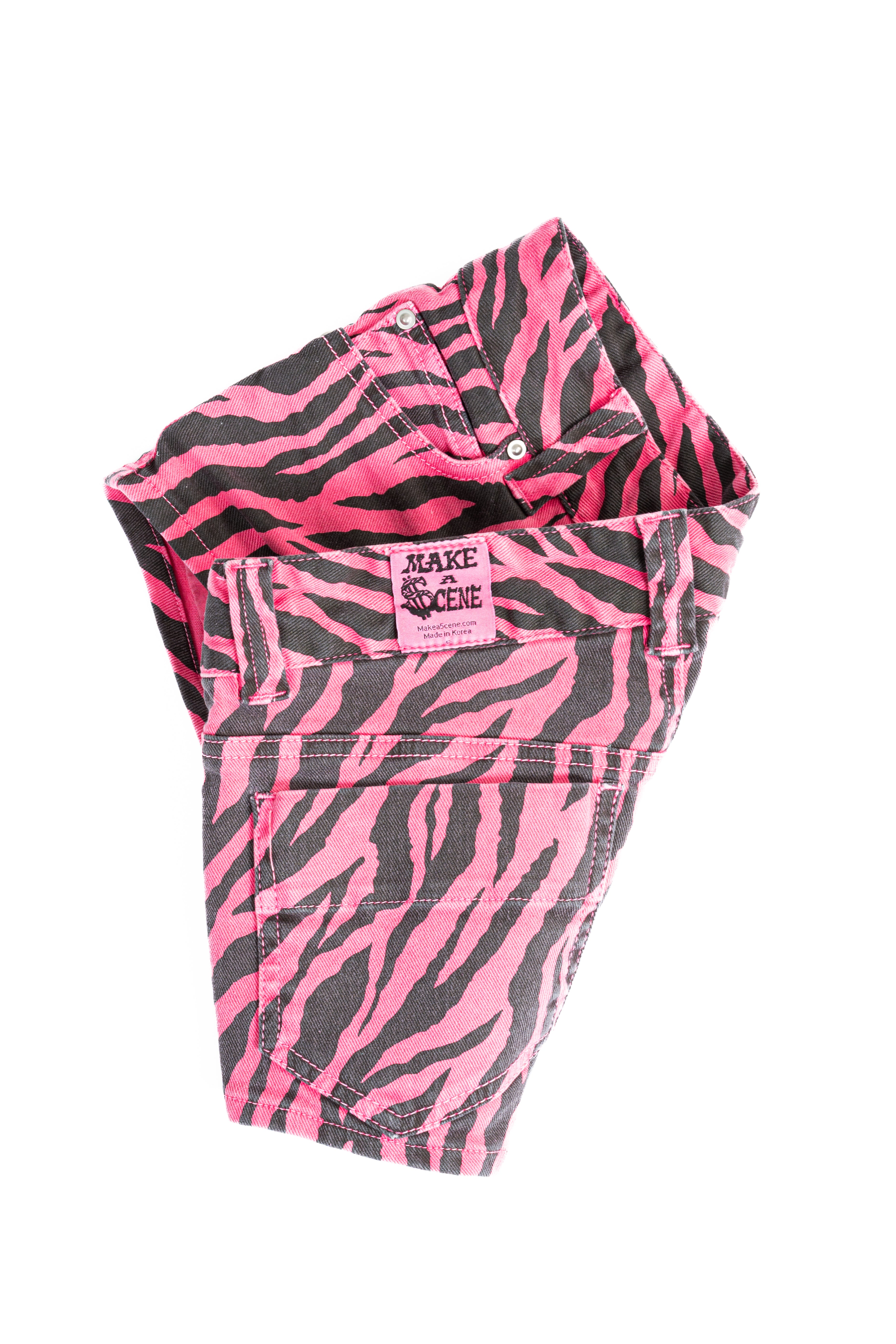 Zebra Lov:3 shorts