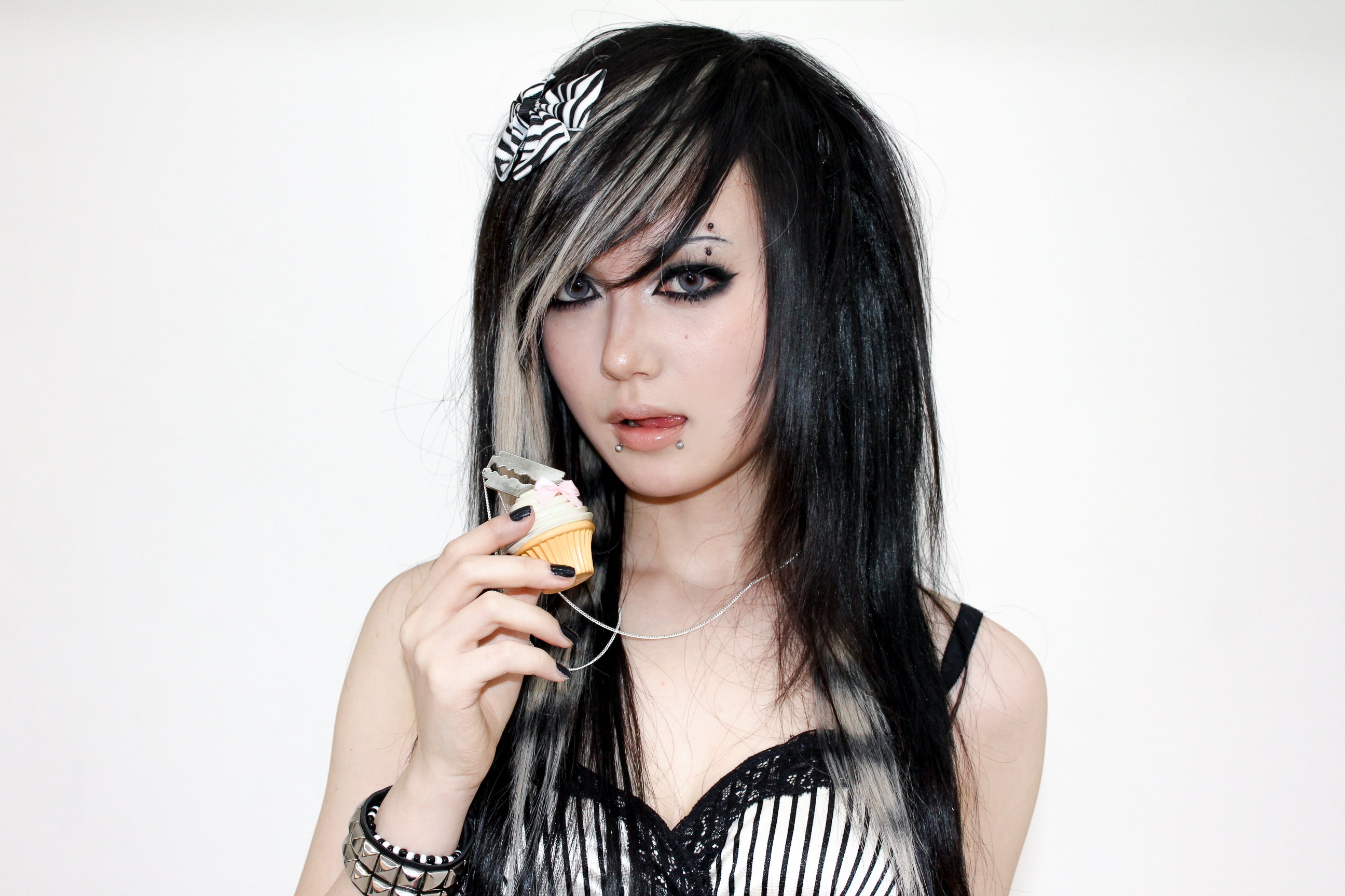 Sweet Revenge Necklace - Cream White (Pre-order)